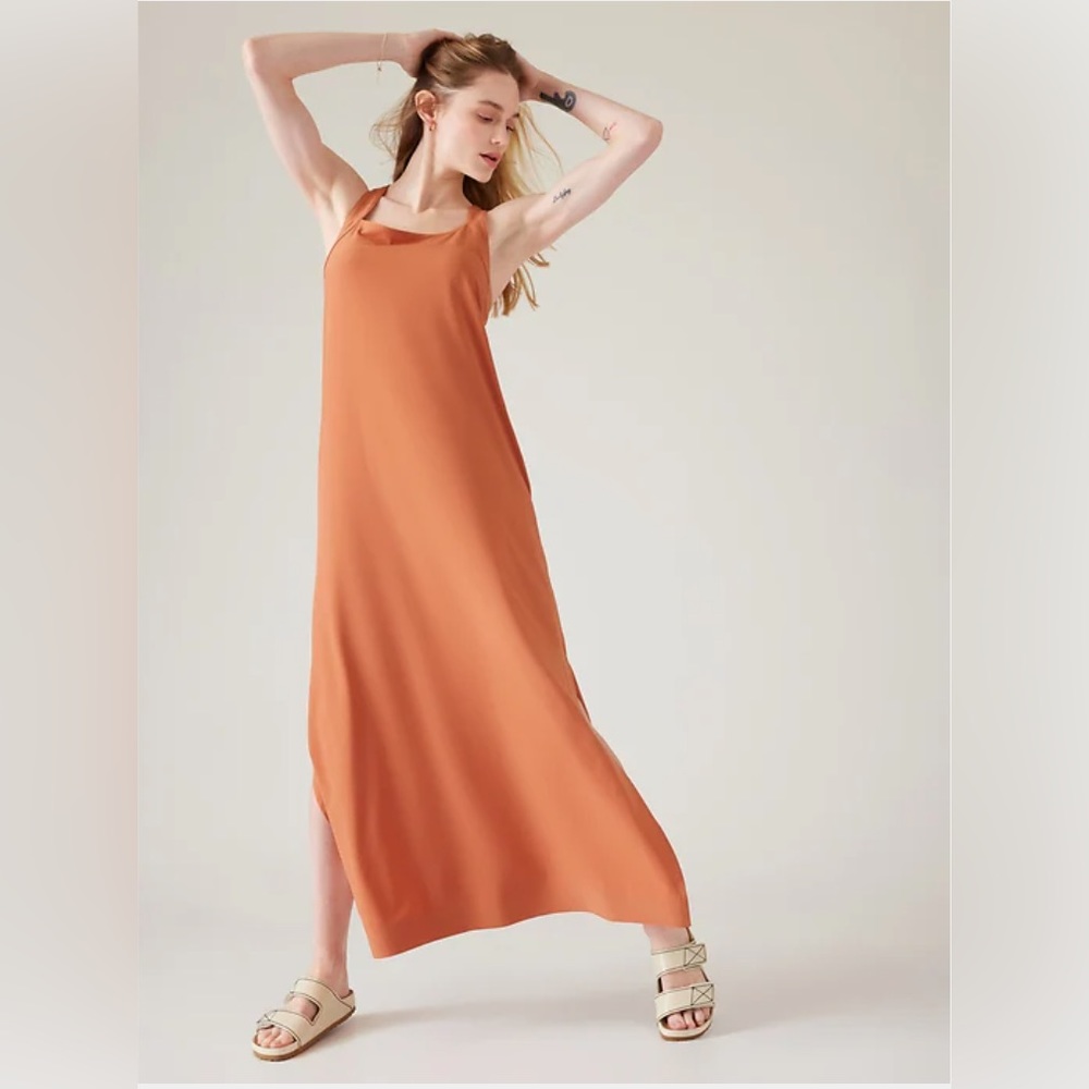 Athleta Arrival Dress in Color Sunbaked Clay — Size Medium